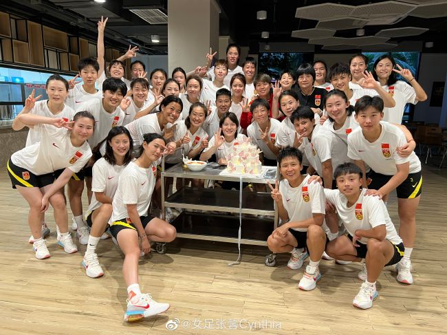 据《罗马体育报》报道，斯莫林在加盟罗马以来已经缺席80场比赛，共伤停365天时间。